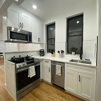 3rd image of 899 Pacific St #2F