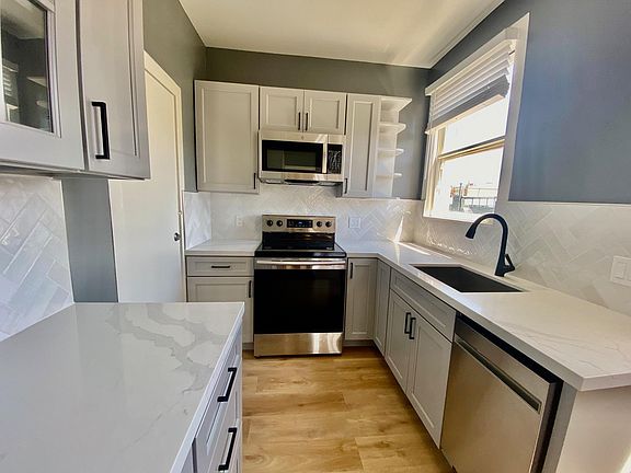 5th image of 1795 Chestnut St APT 10