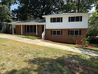4 bed, 3.0 bath, 2326 sqft, $1,795 — Photo 1