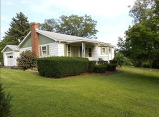 10 Moonshine Rd, Pine Grove, PA 17963