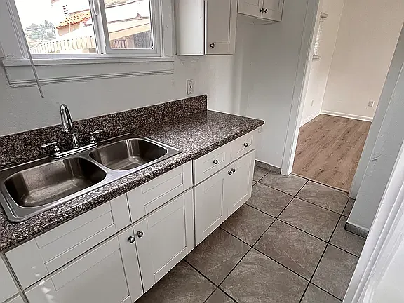 Studio, 400 sqft, $1,595 — Photo 4