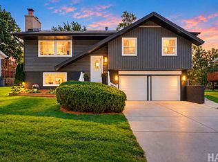 1425 Concord Ln, Schaumburg, IL 60193