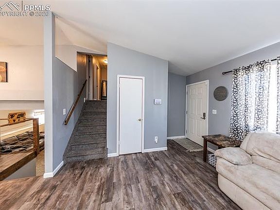 3rd image of 4479 McGrew Cir
