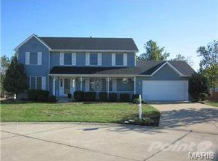 35 Chestnut Ridge Ct, Saint Charles, MO 63303