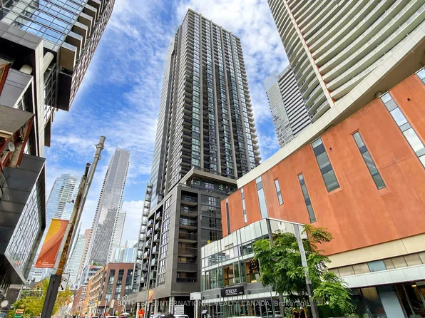 295 Adelaide St W Unit 3906, Toronto, ON M5V 0L4