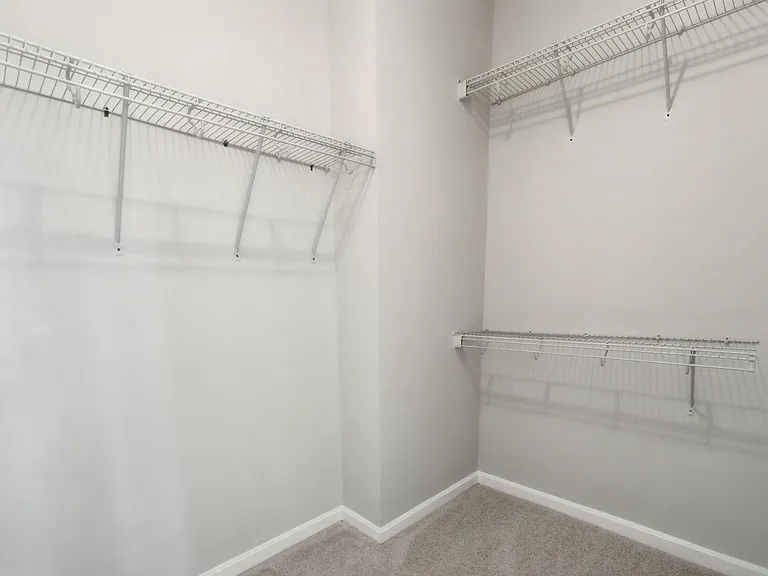 24678 Byrne Meadow Sq — Photo 14