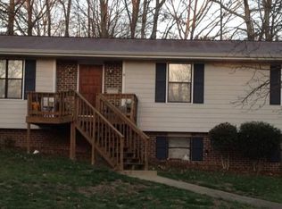 5305 Country Village Dr, Ooltewah, TN 37363