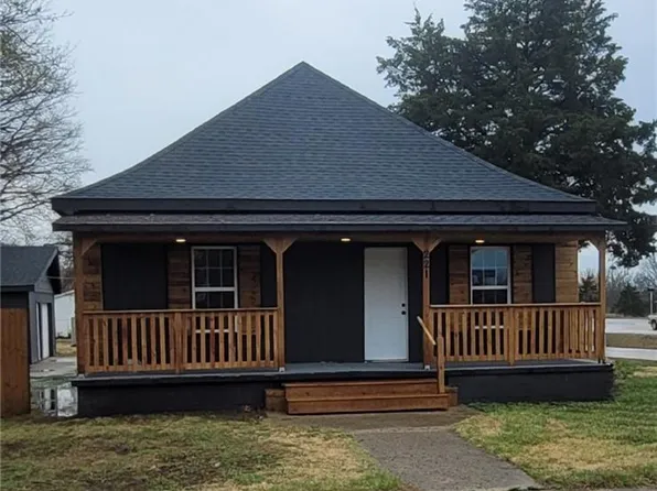 221 W Washington St, Arma, KS 66712