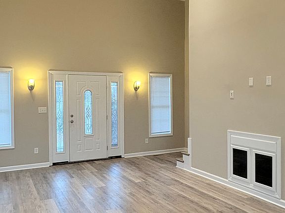 2nd image of 135 Daisy Field Ct