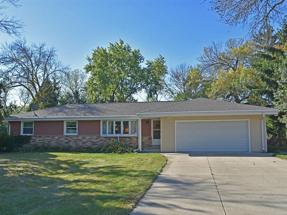 1st image of 415 Hill N Dale Cir