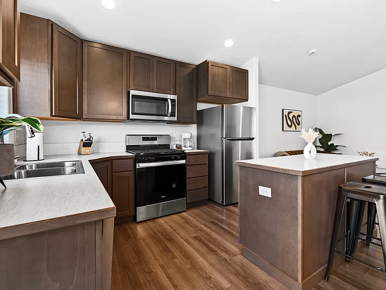 326 S Treeline St — Photo 4