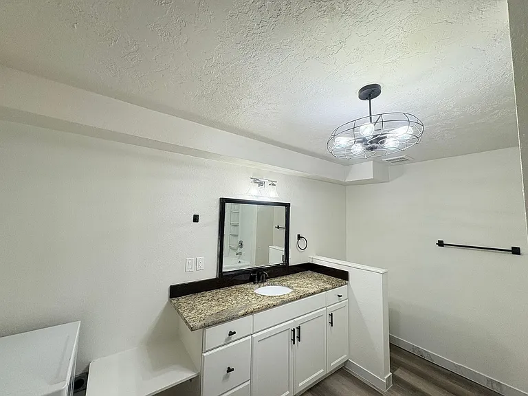 1026 N 1100 W — Photo 17