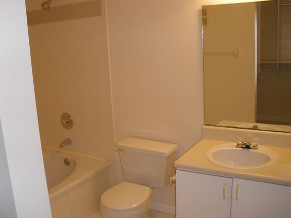 5th image of 400 Sandiron Cir Unit 437