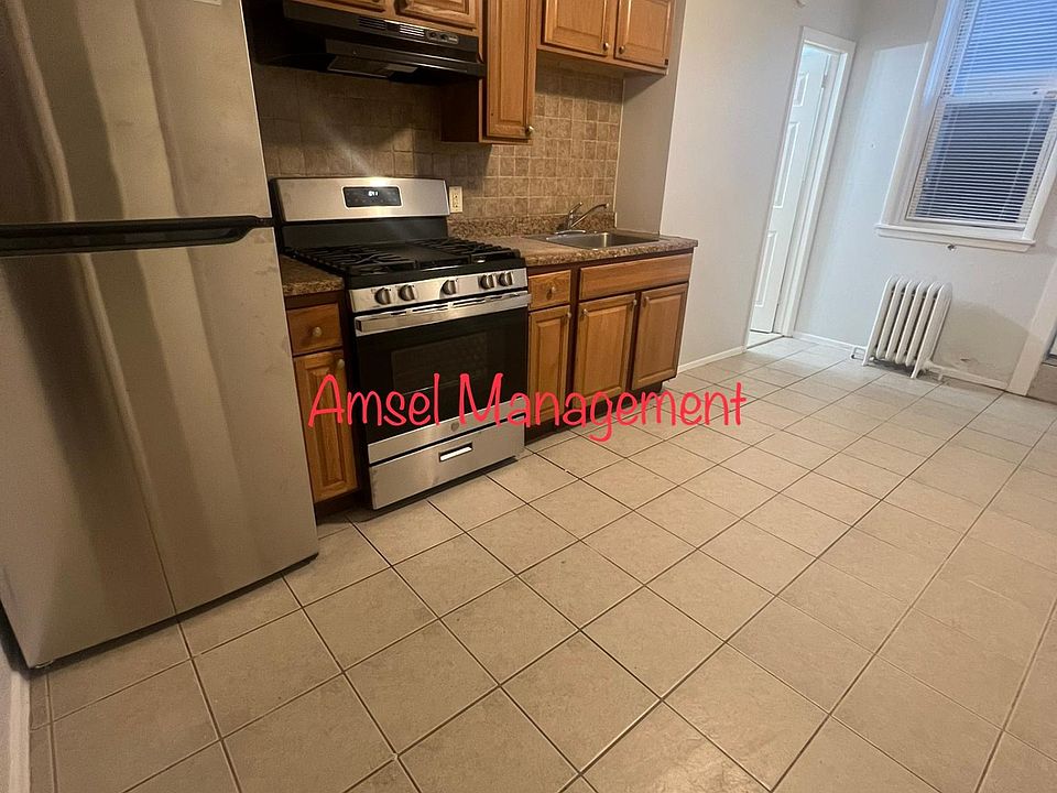 1st image of 125 6th Ave APT 8