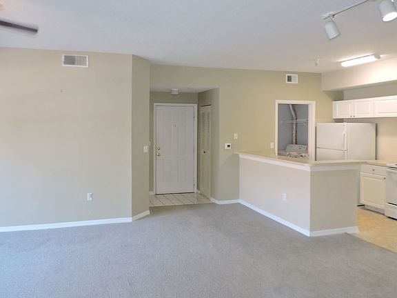 4th image of 5524 Metrowest Blvd #10-107