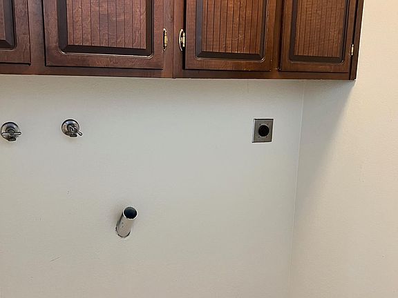 5th image of 32 Wistaria Way