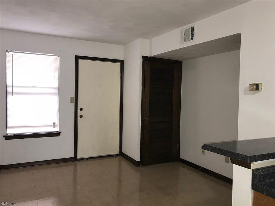 1st image of 1049 49th St #319