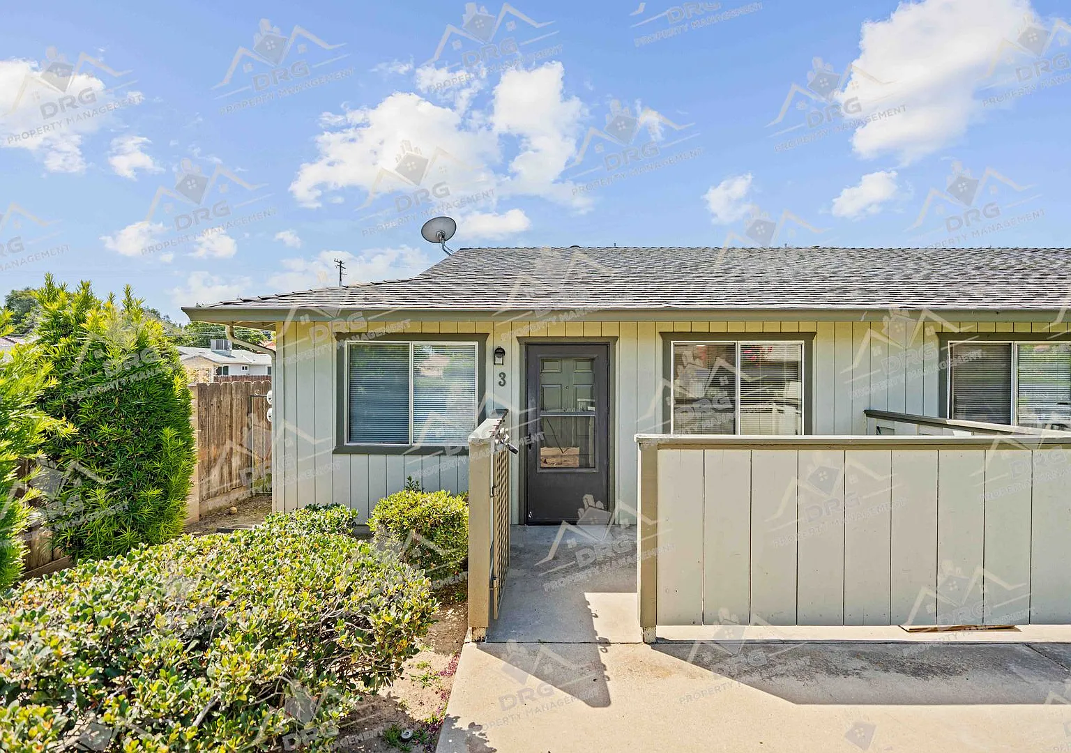 1229 W Roseburg Ave — Photo 1