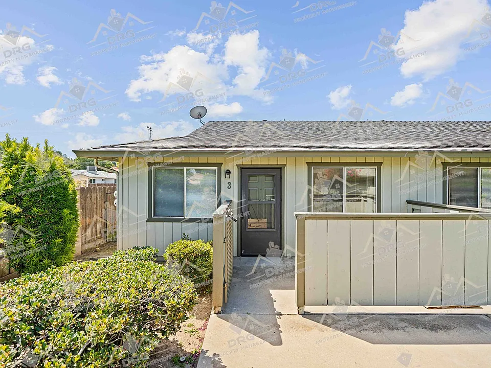 1229 W Roseburg Ave