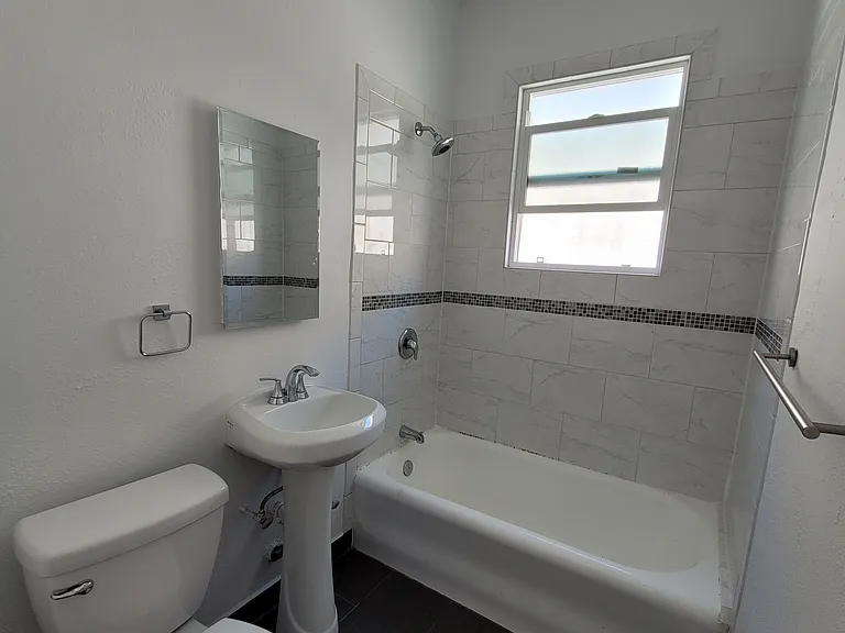 512 S Park View Street — Photo 43
