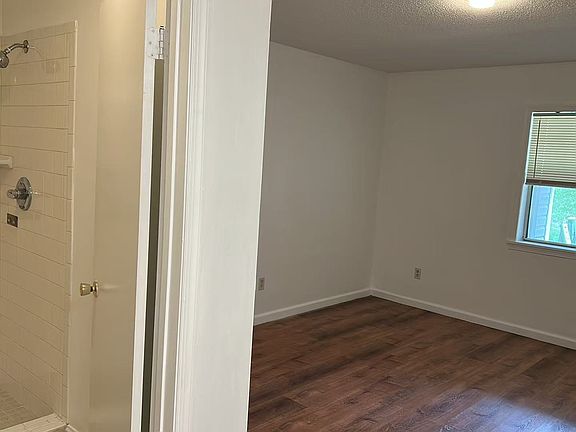5th image of 119 Kingsbury Dr