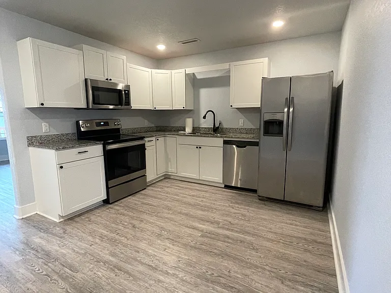 218 S Mock St #3 — Photo 14