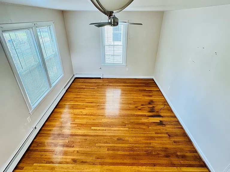 84 Williams Ave — Photo 10