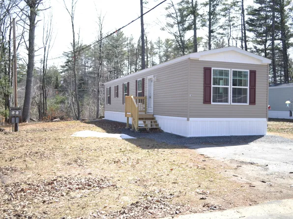 18 Maple Street, Lebanon, ME 04027