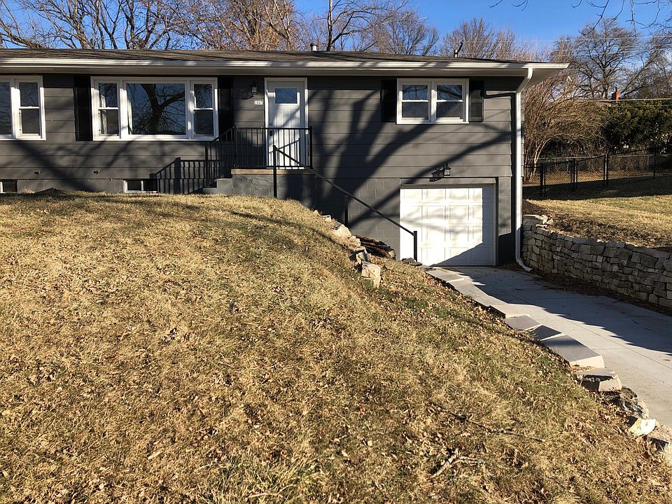 1st image of 2807 S 107th Ave