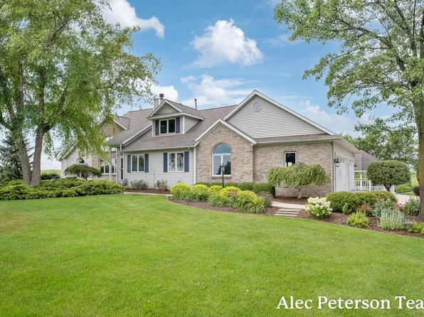 2807 8th Ave SW, Byron Center, MI 49315