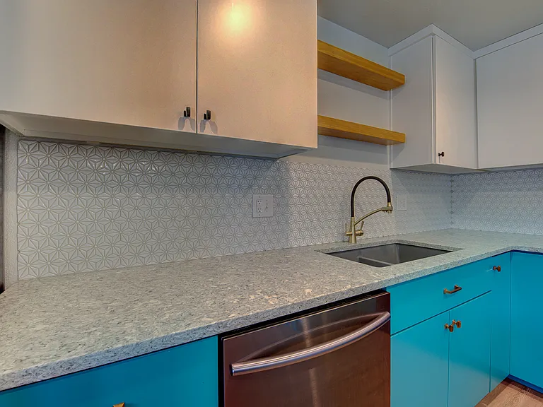 2034 S Division Ave — Photo 17
