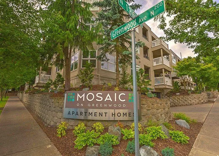 Mosaic on Greenwood — Photo 28
