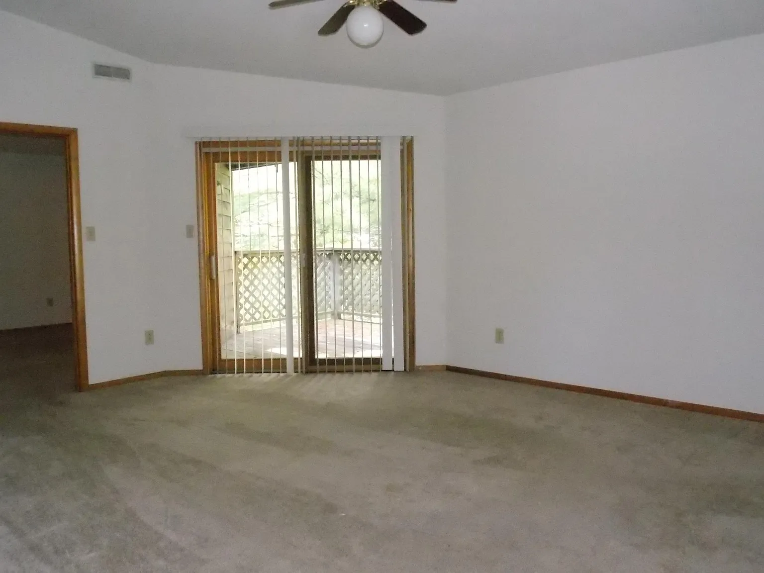 2 bed, 900 sqft, $1,350 — Photo 3