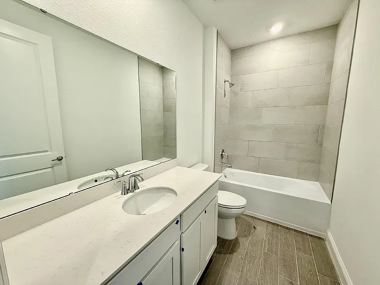 99 Manistique Ave — Photo 6