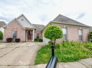 989 Nesting Wood Cir W, Cordova, TN 38018