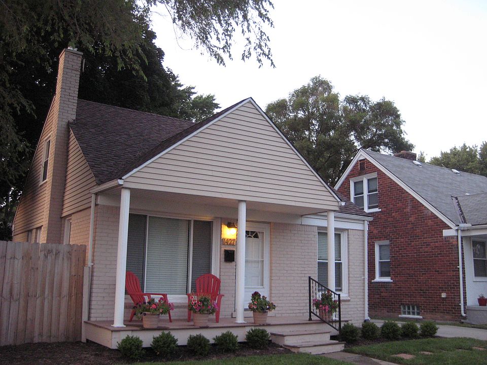 1st image of 1427 Emmons Ave
