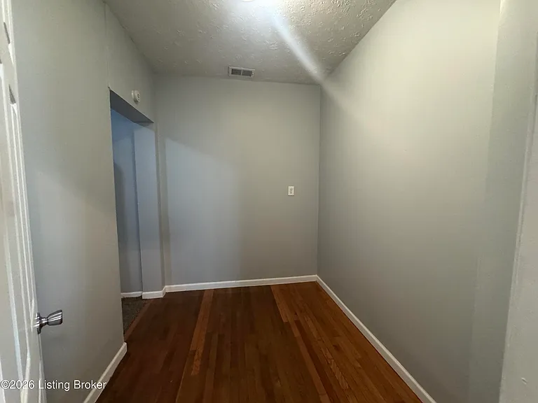 125 N Jane St — Photo 15
