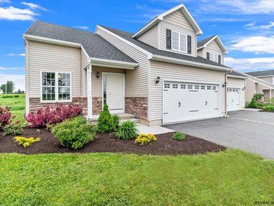 22 Tap In Ln, Mechanicville, NY, 12118