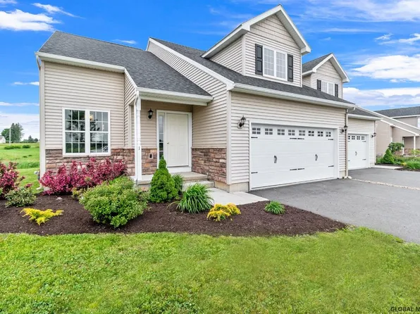 6 Tap In Ln, Mechanicville, NY 12118