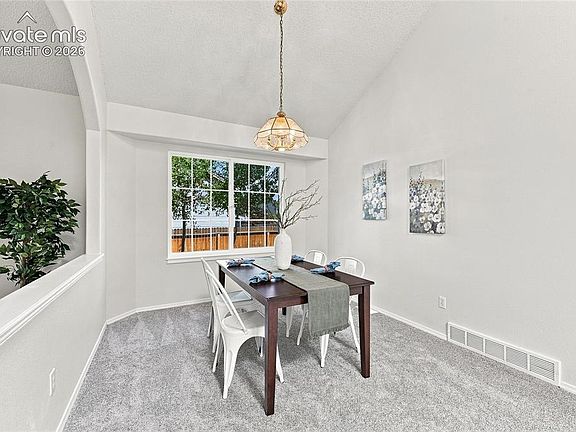 5th image of 4470 Kashmire Dr
