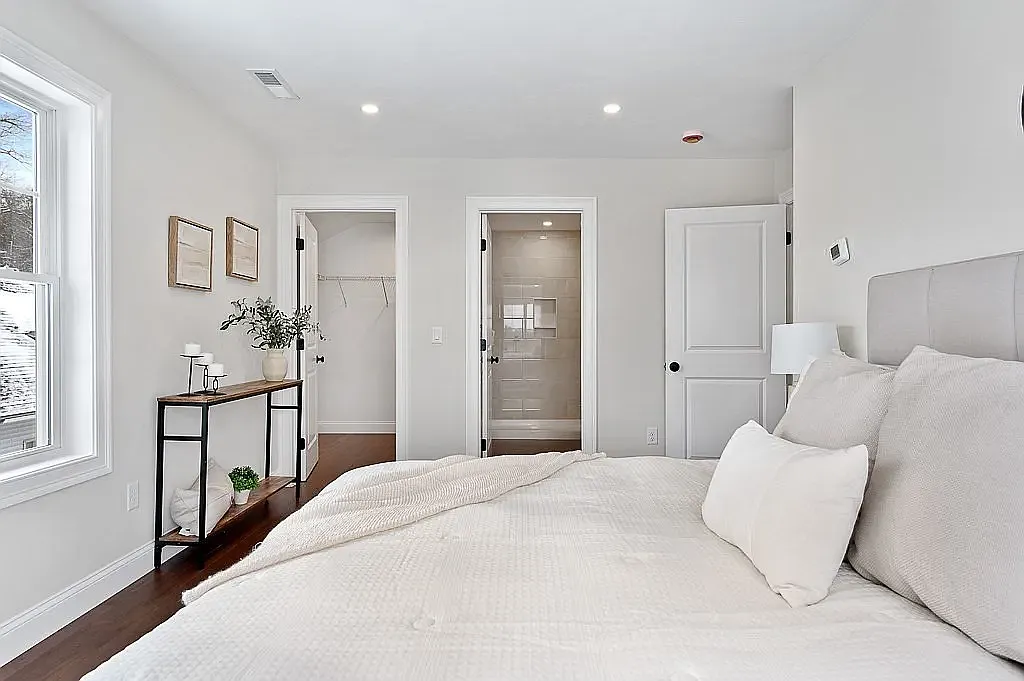 3 bed, 2146 sqft, $4,100 — Photo 2