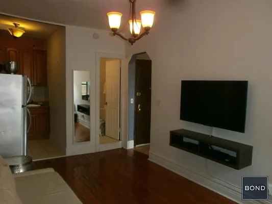 Rented by Bond New York | media 16