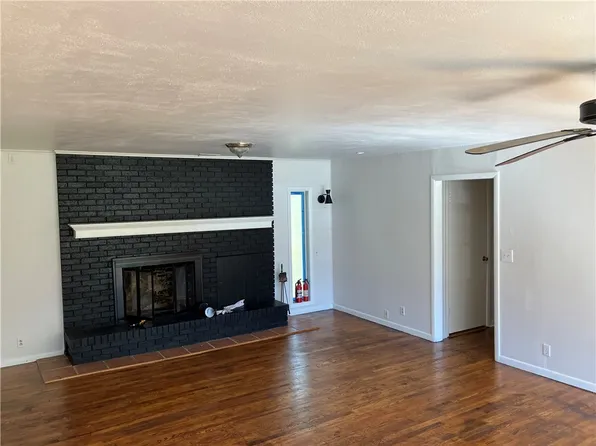 2120 W Wedington Dr, Fayetteville, AR 72701
