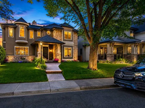 1318 W Windsor St NW, Calgary, AB T2N 3X1