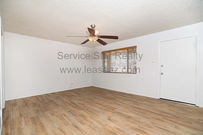 3 bed, 2.0 bath, 1148 sqft, $2,099 — Photo 4
