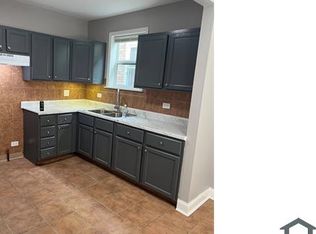 8548 S Colfax Ave, Chicago, IL 60617