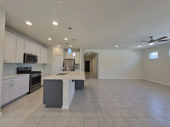 4th image of 108 Calhoun Ln