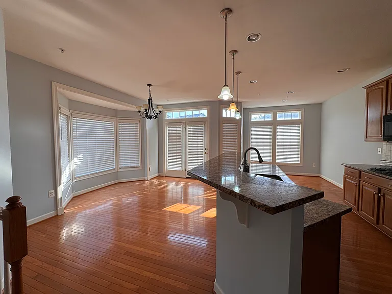 3670 Carriage Hill Dr — Photo 12