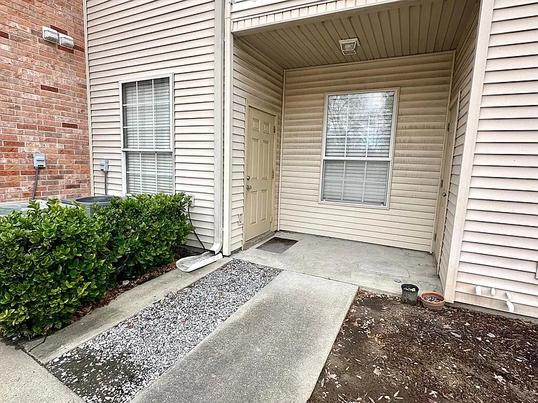 900 Dean Lee Dr #206 — Photo 1