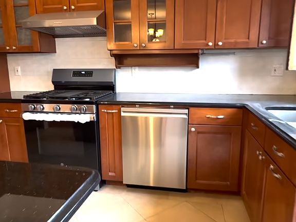 4th image of 1527 84th St #2